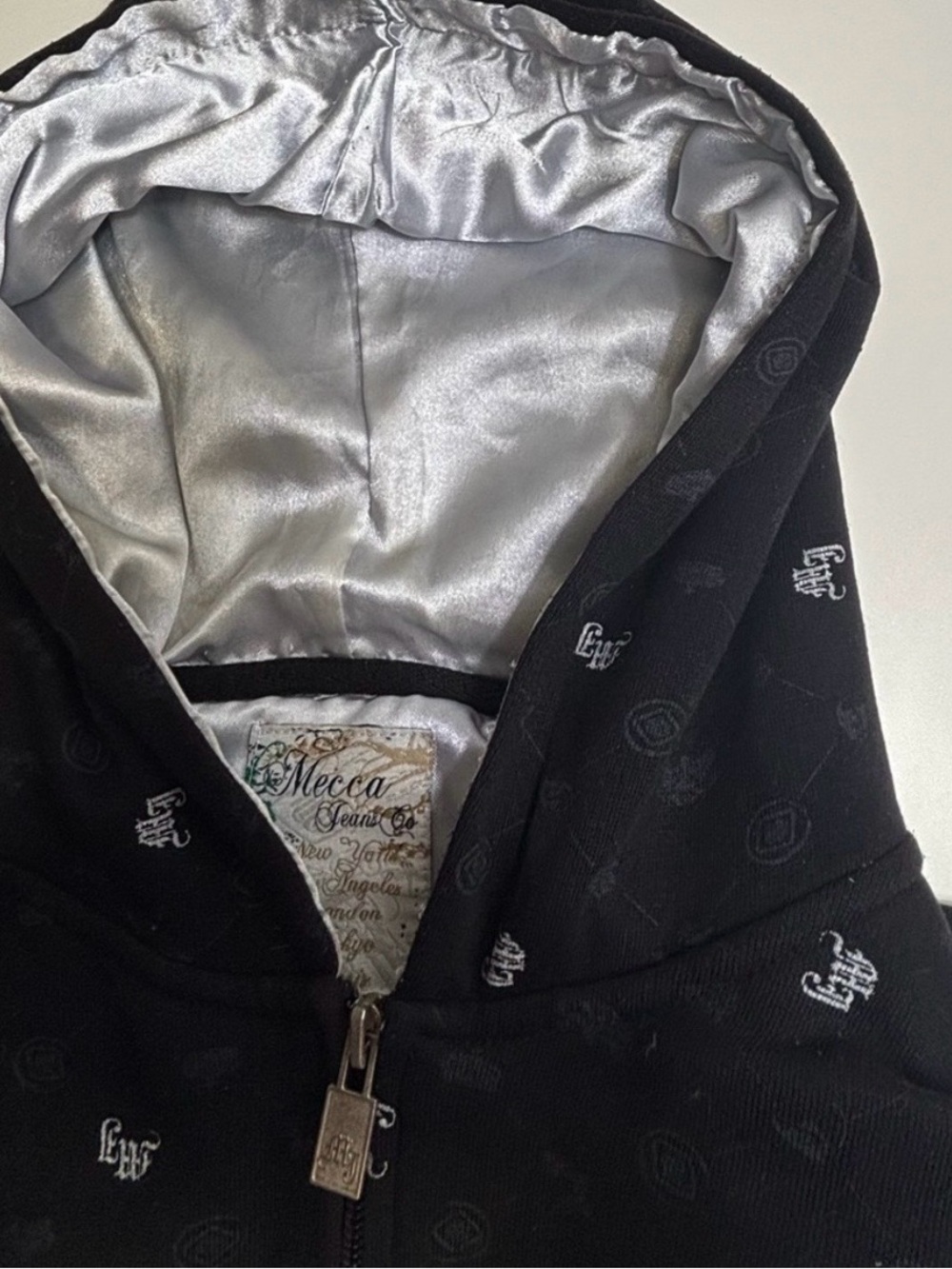 Vintage Mecca Jeans Co. Y2K
Black All-Over Print Zip-Up
Hoodie - Youth 18/20 - Picture 3 of 5